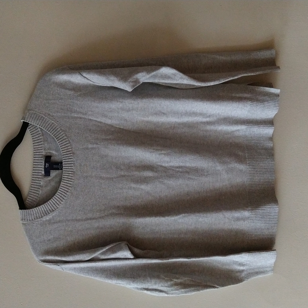 GAP gray long sleeve sweater